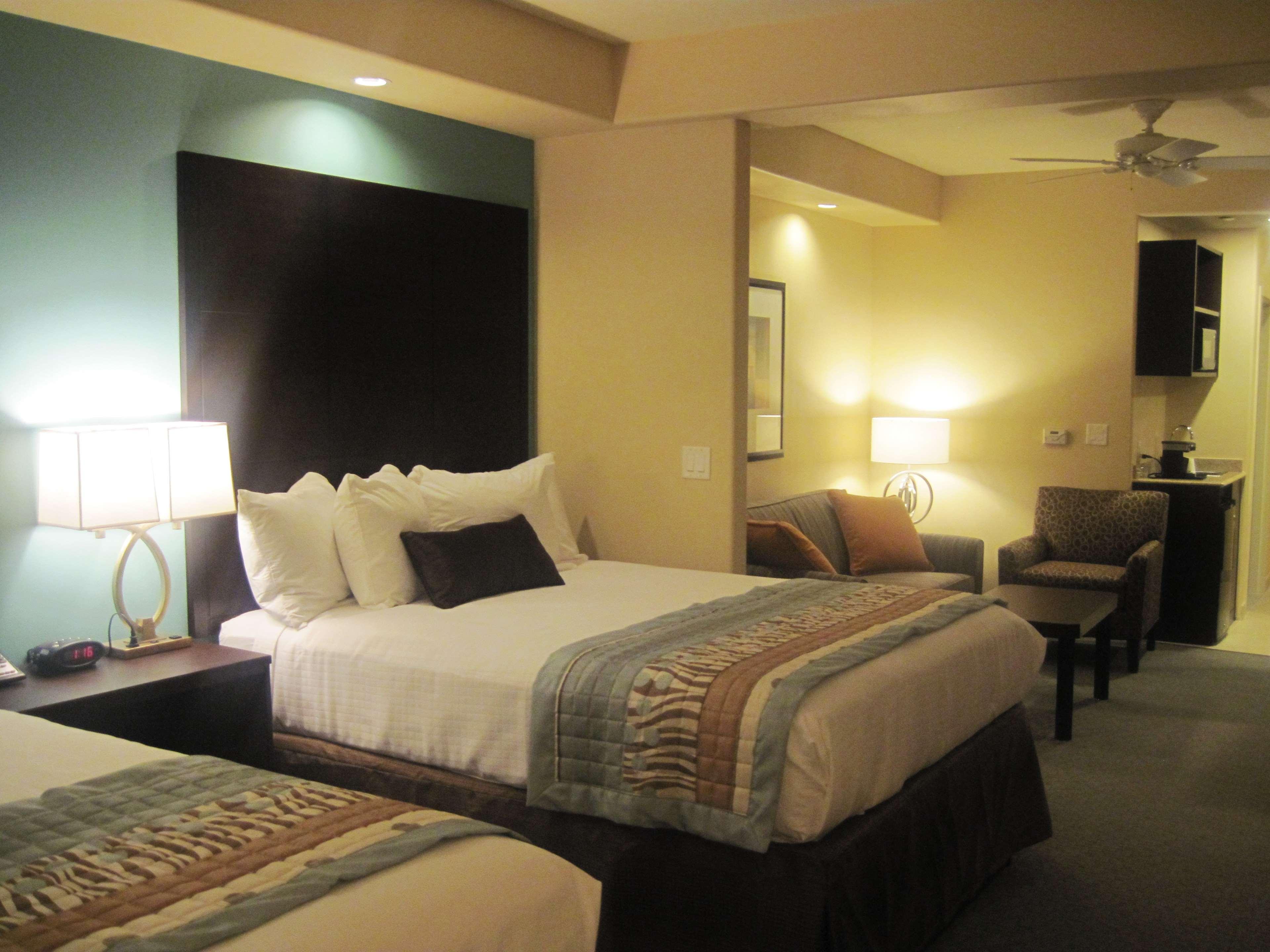 Best Western Plus Midland Suites Стая снимка